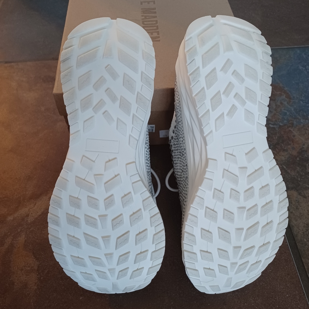 Steve Madden White Crystal Sneakers Brand New - Picture 13 of 16